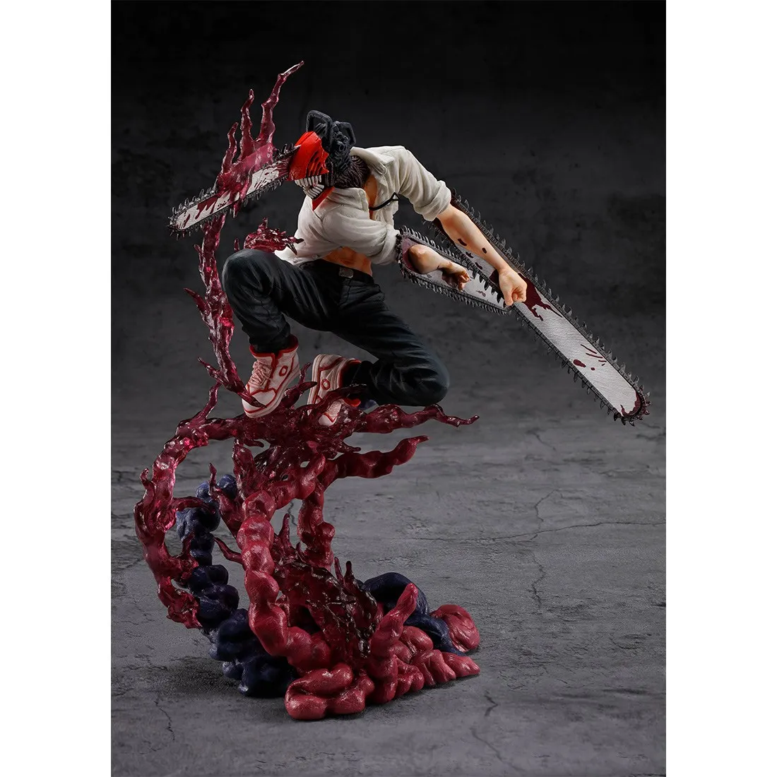 Bandai Figuarts Zero Chainsaw Man Figure (red)