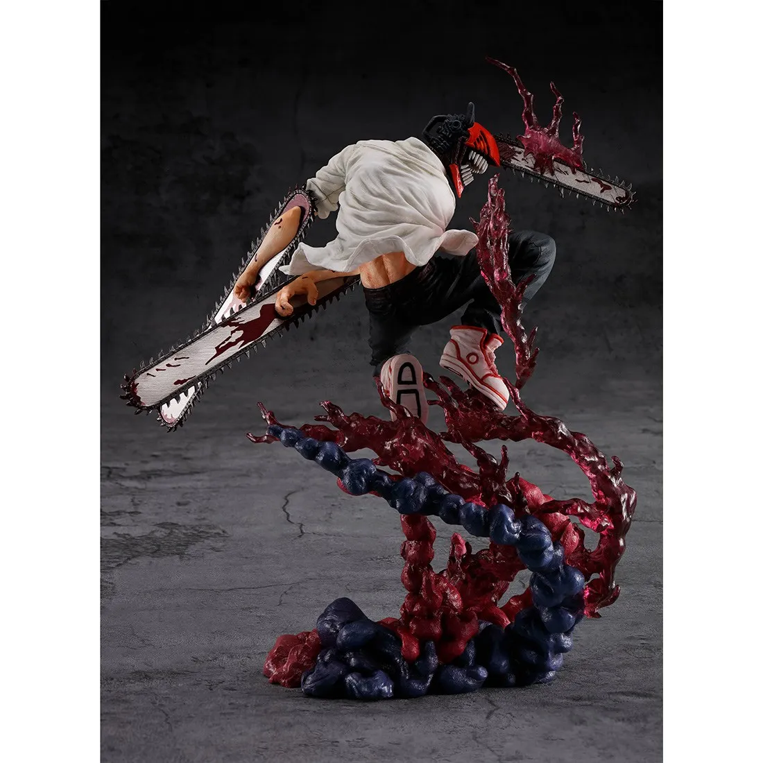 Bandai Figuarts Zero Chainsaw Man Figure (red)