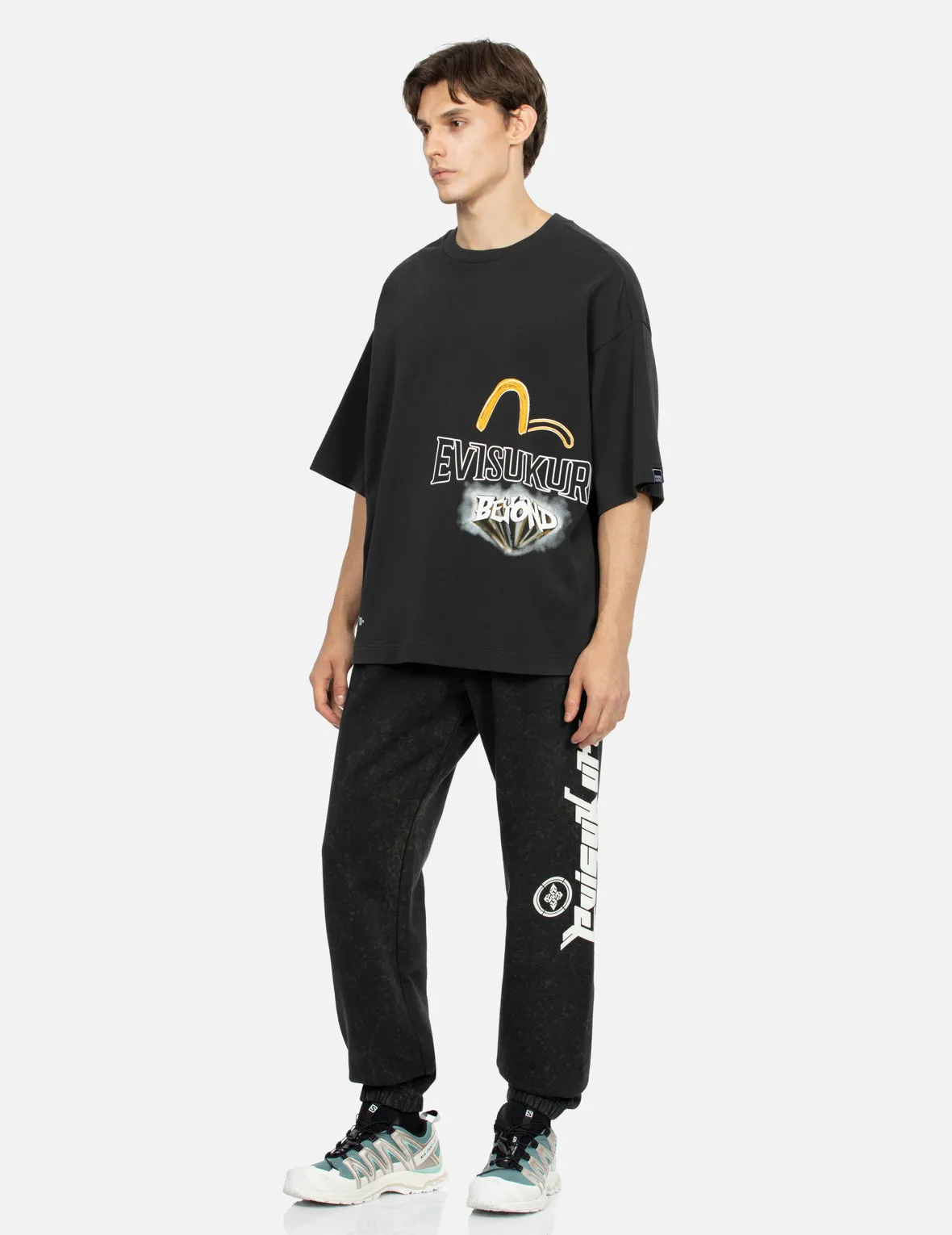 Graffiti Logo and Slogan Print Fashion Fit T-shirt