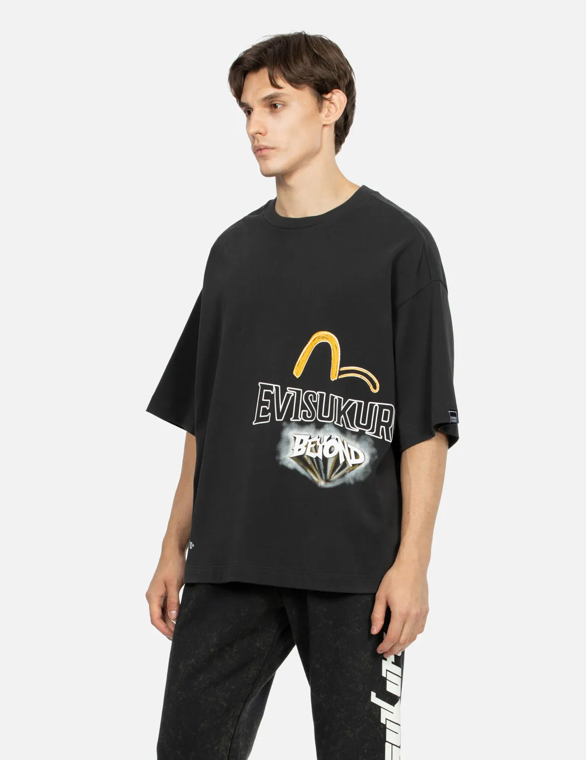 Graffiti Logo and Slogan Print Fashion Fit T-shirt