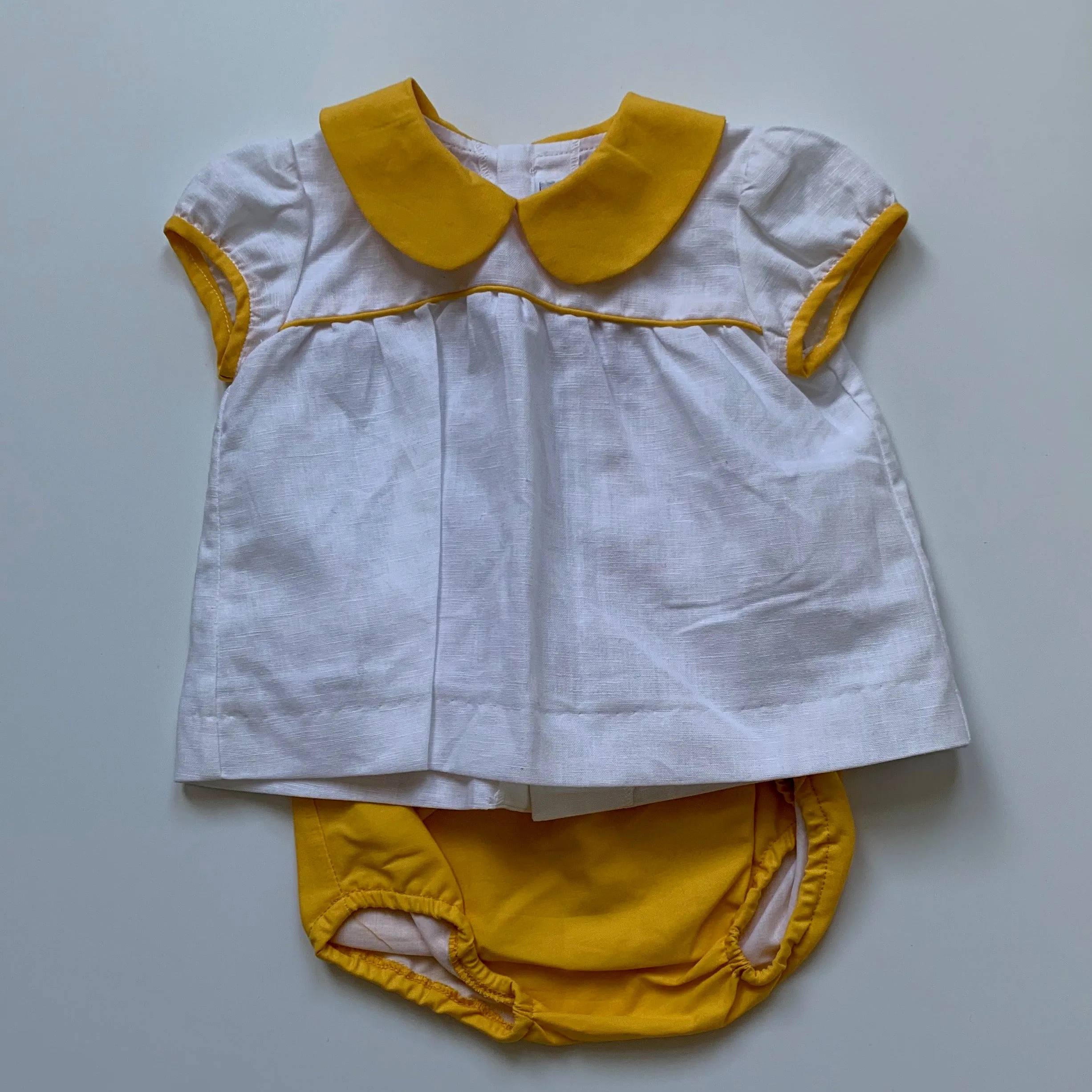 La Coqueta x Sabine Getty White And Yellow Linen Set: 6 Months (Brand New)