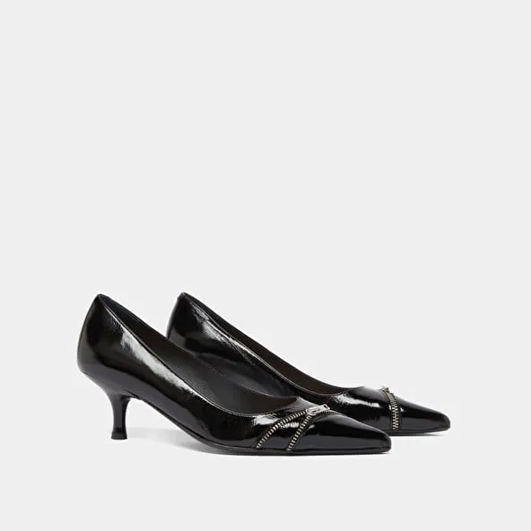 Pumps with zip in black shiny leather