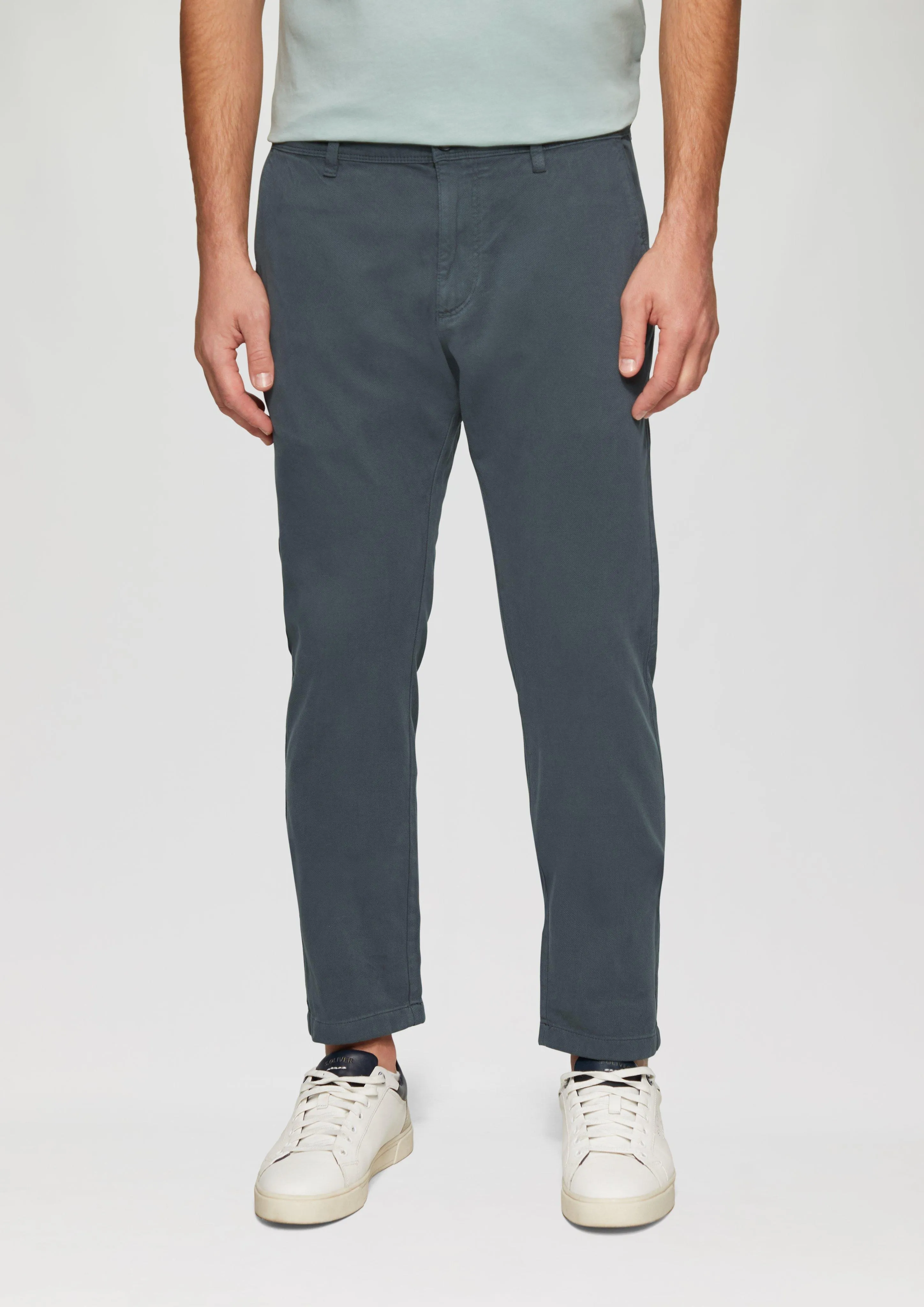 Regular fit: textured chinos made of stretch cotton