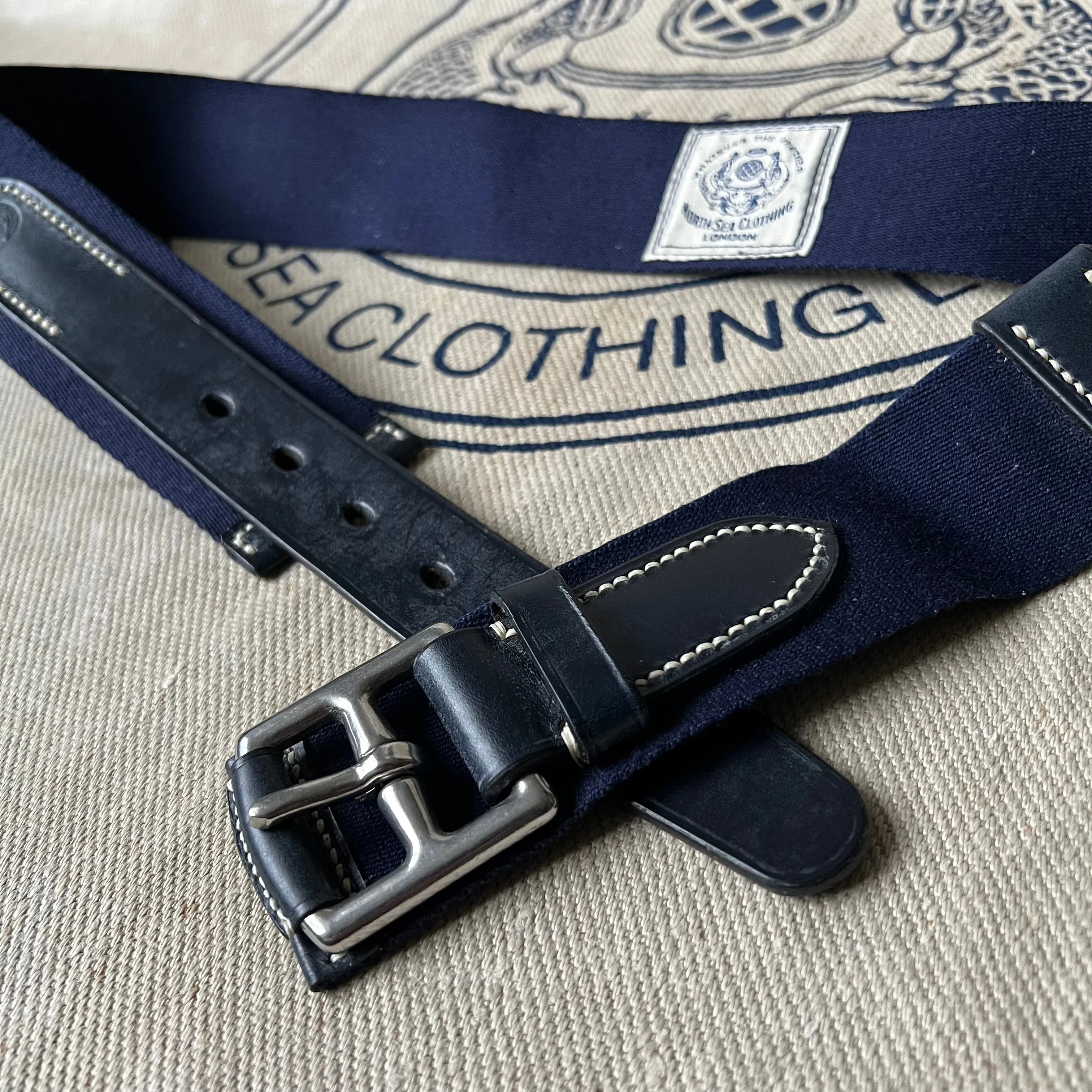 SAMPLE SALE - WIDE WOOL WEBBING AND LEATHER BELT WITH D RING - NAVY / NAVY